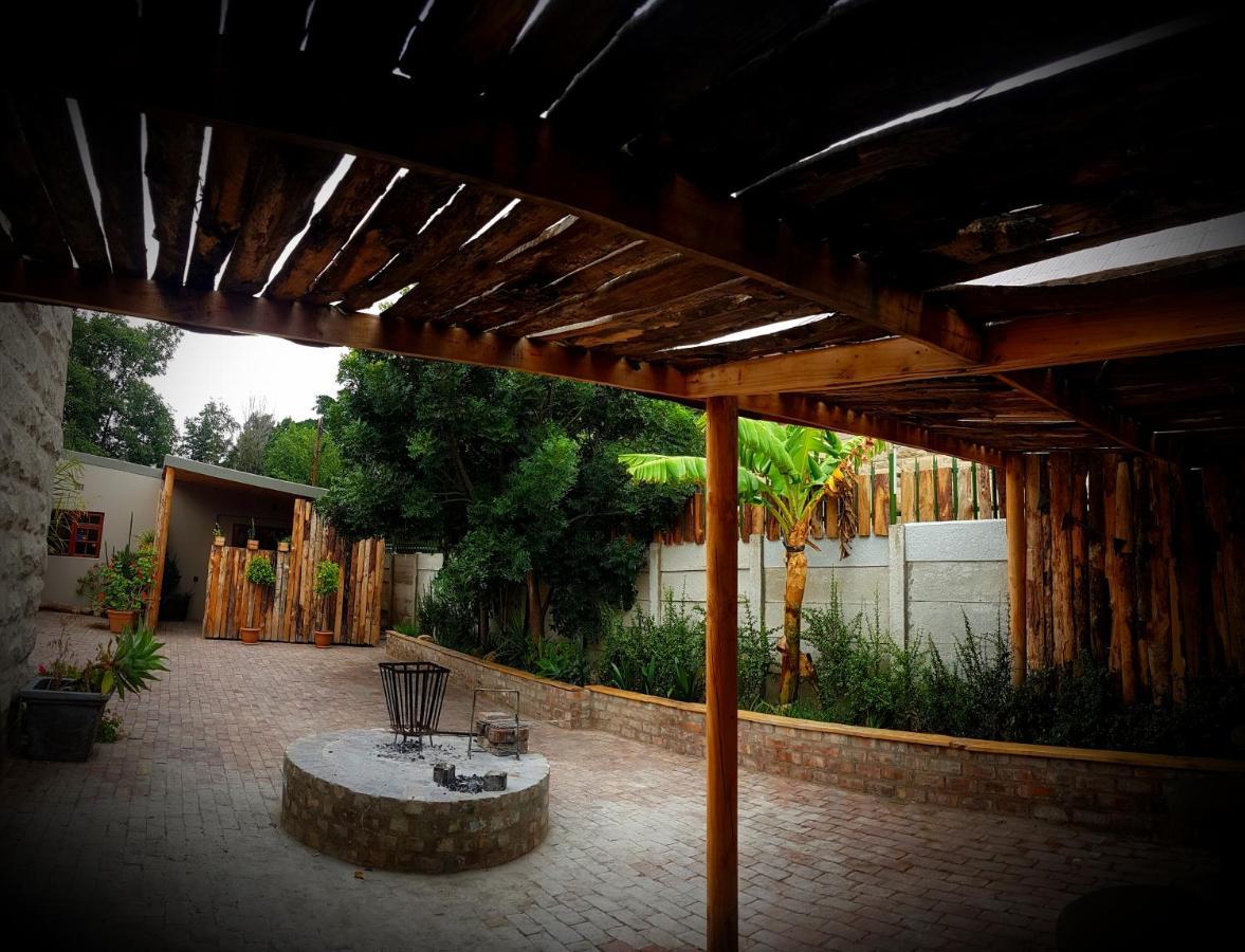Uthando Backpackers Lodge Oudtshoorn Exterior foto