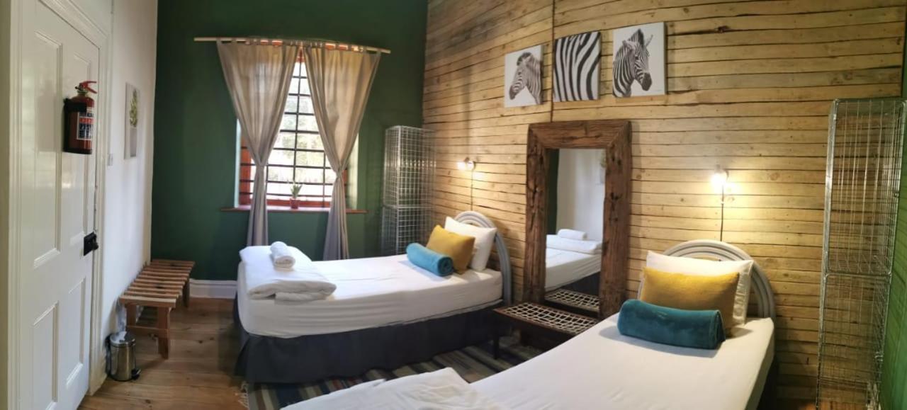 Uthando Backpackers Lodge Oudtshoorn Exterior foto